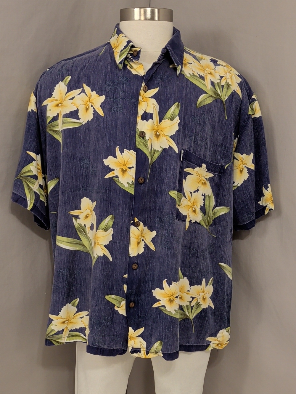 Hawaiian Moon Men's Blue Floral Short Sleeve Shirt Handcrafted Hawaii 60" Chest